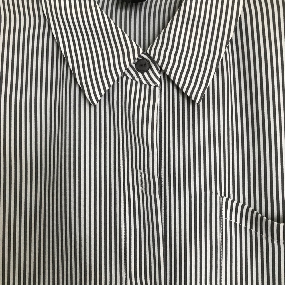Theory button down blouse - Picture 3 of 4